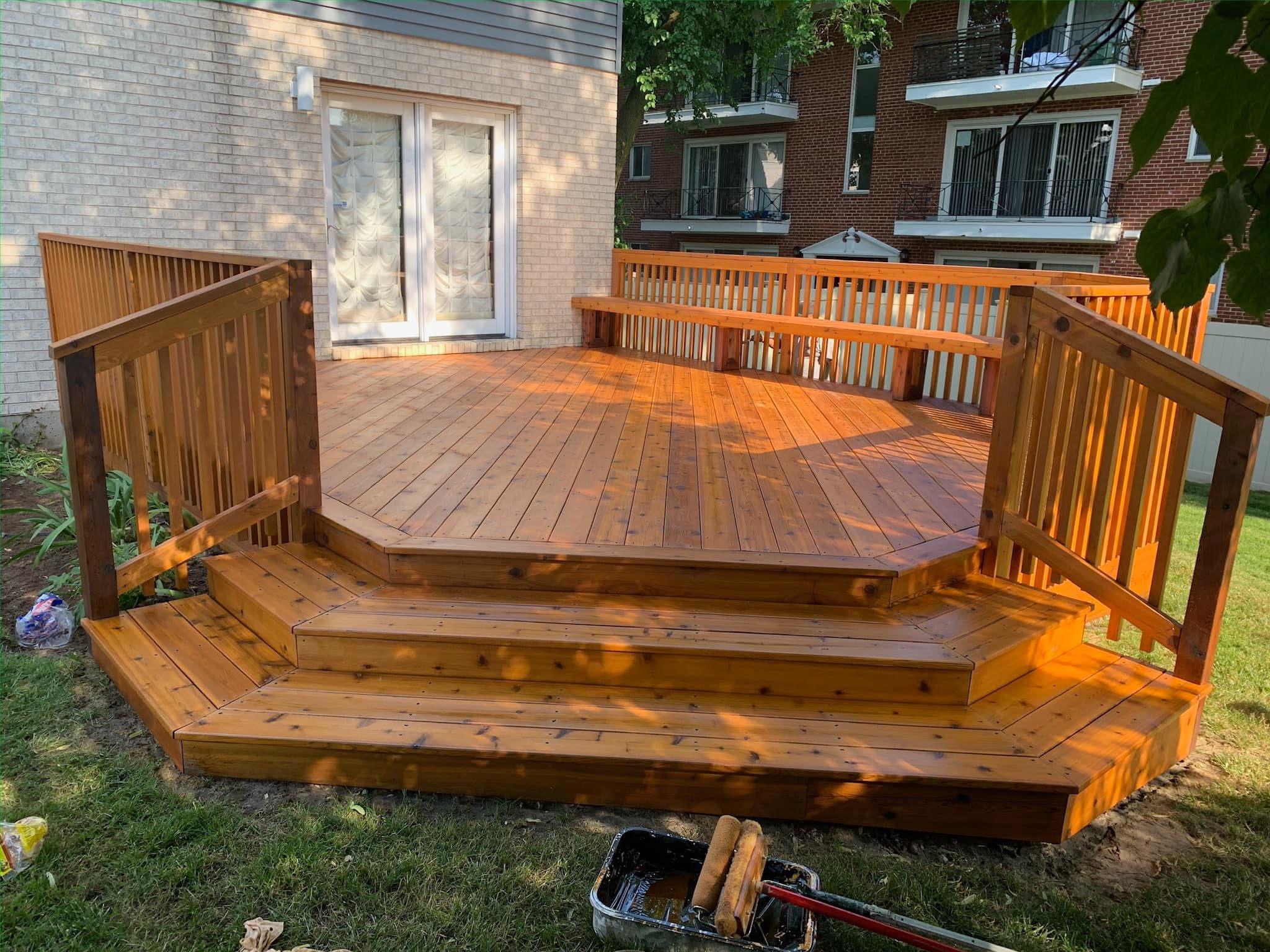 High End Pressure Washing and Deck Staining In Arlington Heights, IL